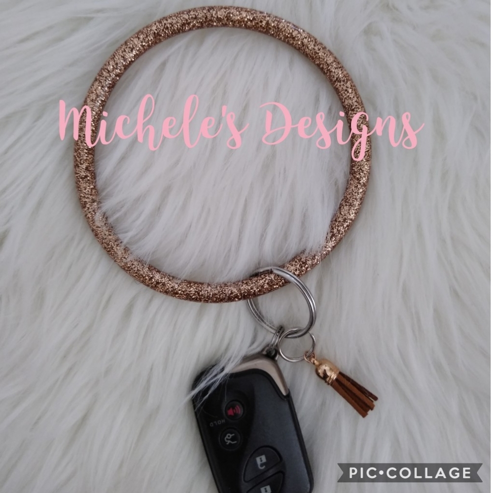 Bangle bracelet keychains